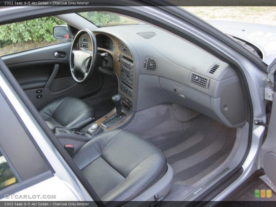 Charcoal Grey Interior Photo for the 2002 Saab 9-5 Arc Sedan #45627527
