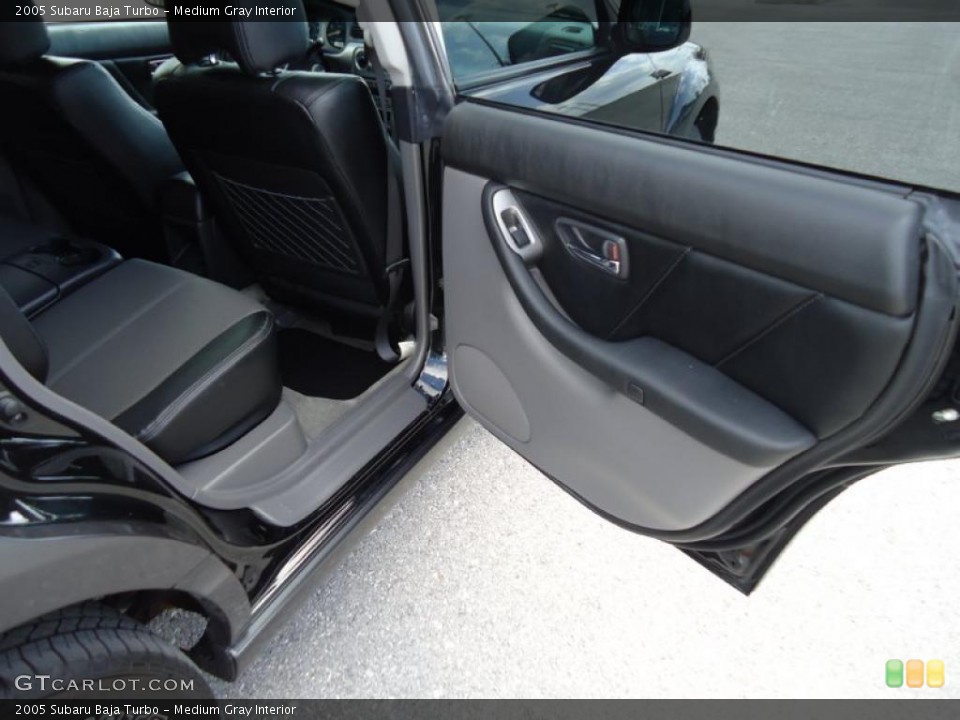 Medium Gray Interior Photo for the 2005 Subaru Baja Turbo #45629452