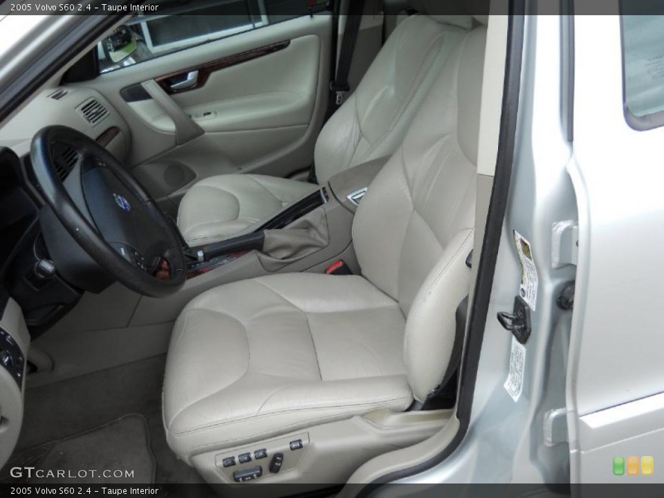 Taupe Interior Photo for the 2005 Volvo S60 2.4 #45629596