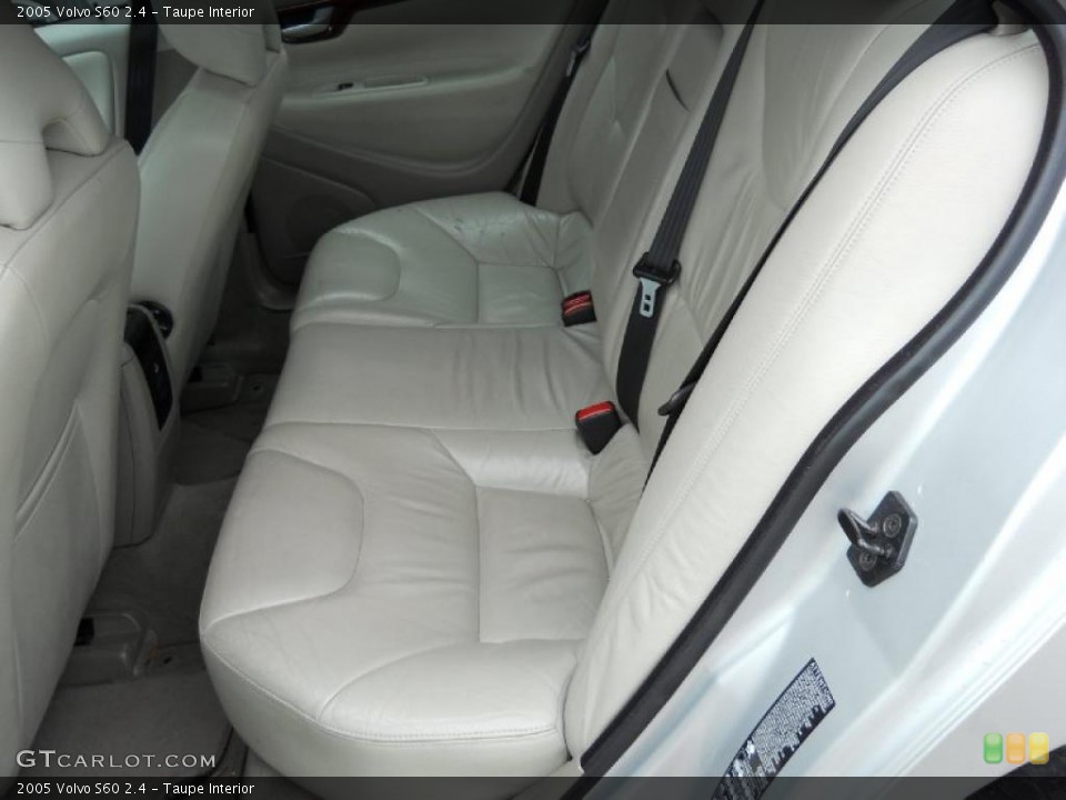 Taupe Interior Photo for the 2005 Volvo S60 2.4 #45629608
