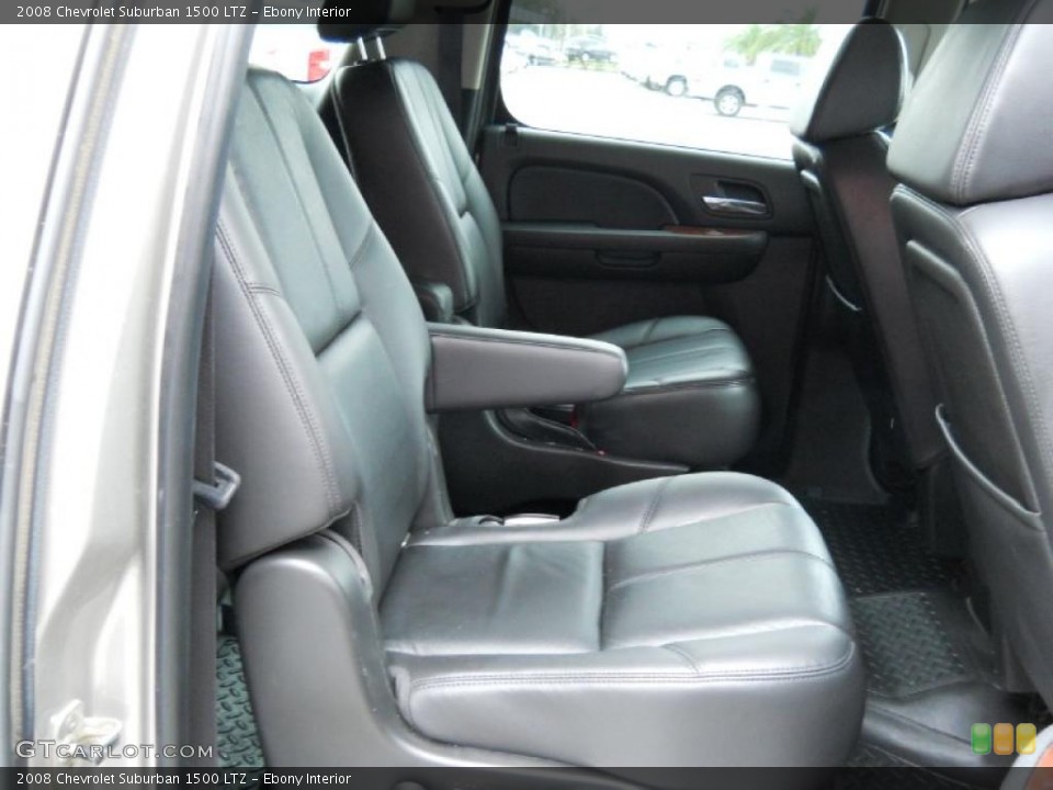 Ebony Interior Photo for the 2008 Chevrolet Suburban 1500 LTZ #45630829