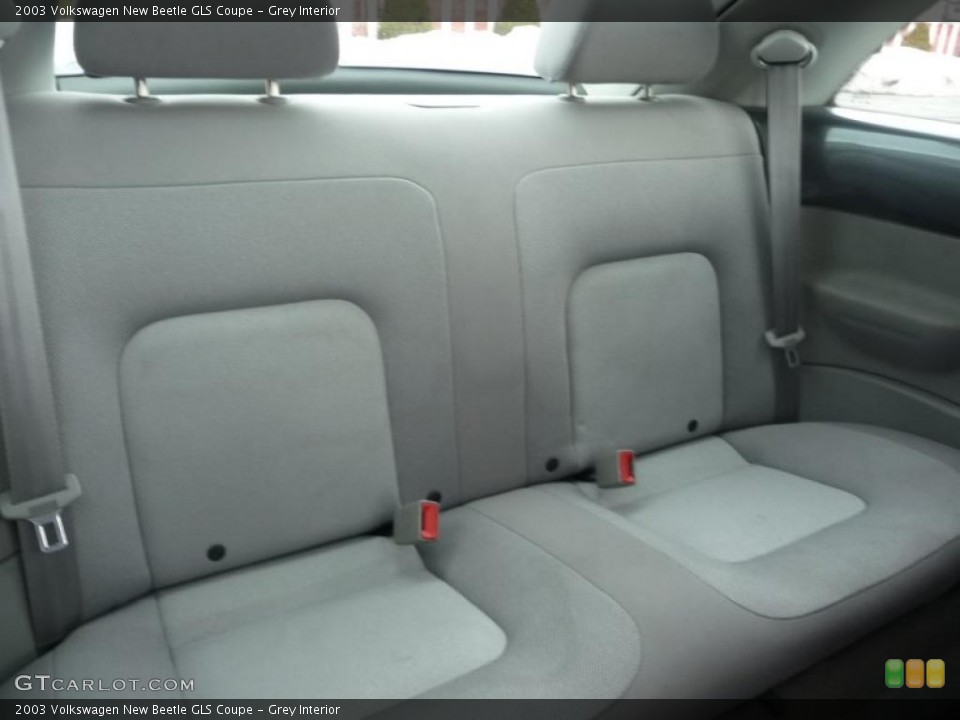 Grey Interior Photo for the 2003 Volkswagen New Beetle GLS Coupe #45639898