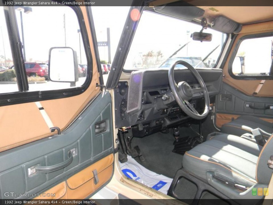Green/Beige Interior Photo for the 1992 Jeep Wrangler Sahara 4x4 #45640039