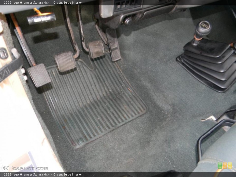 Green/Beige Interior Controls for the 1992 Jeep Wrangler Sahara 4x4 #45640102