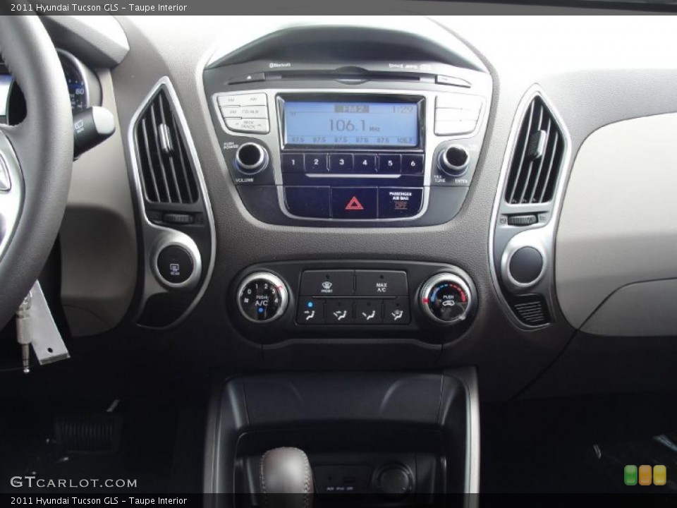 Taupe Interior Controls for the 2011 Hyundai Tucson GLS #45650603