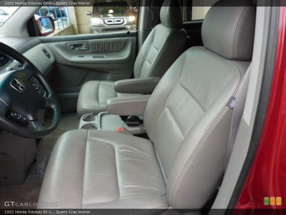 Quartz Gray Interior Photo for the 2002 Honda Odyssey EX-L #45662213