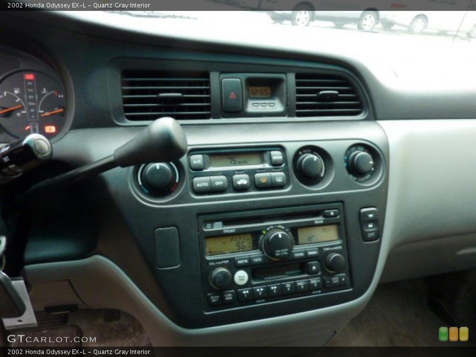 Quartz Gray Interior Controls for the 2002 Honda Odyssey EX-L #45662317