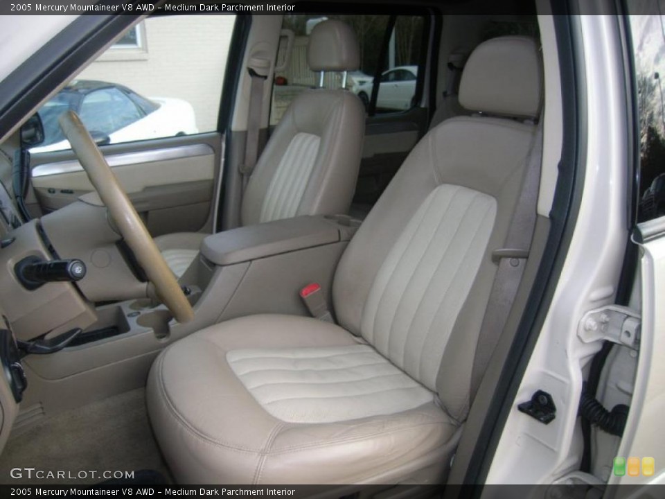 Medium Dark Parchment Interior Photo for the 2005 Mercury Mountaineer V8 AWD #45663686