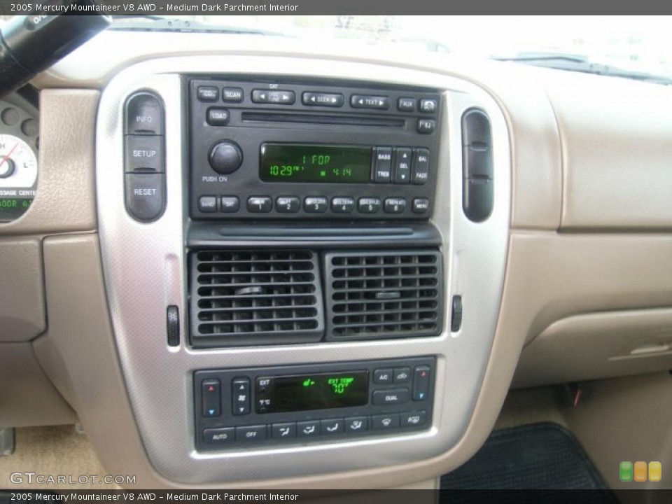 Medium Dark Parchment Interior Controls for the 2005 Mercury Mountaineer V8 AWD #45663958