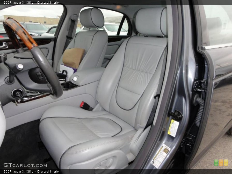 Charcoal Interior Photo for the 2007 Jaguar XJ XJ8 L #45664278
