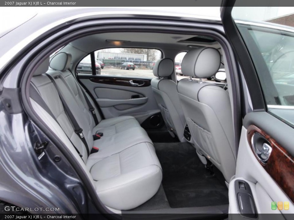 Charcoal Interior Photo for the 2007 Jaguar XJ XJ8 L #45664385