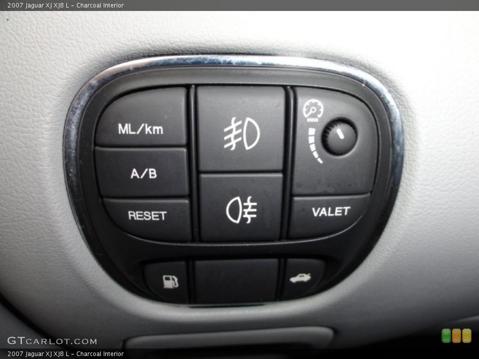Charcoal Interior Controls for the 2007 Jaguar XJ XJ8 L #45664729