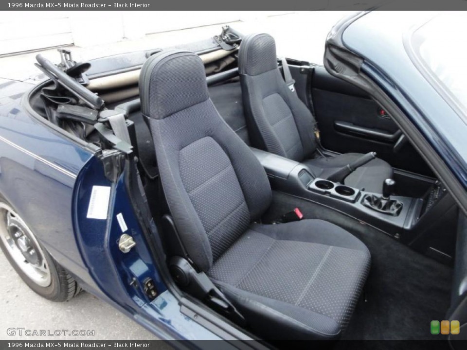 Black Interior Photo for the 1996 Mazda MX-5 Miata Roadster #45668052