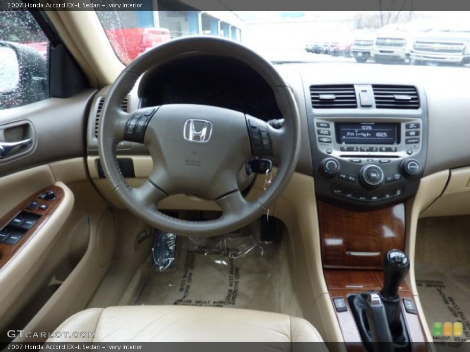 Ivory Interior Dashboard for the 2007 Honda Accord EX-L Sedan #45668080