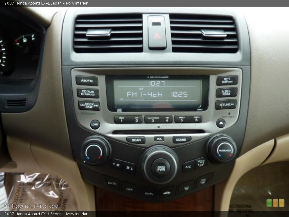 Ivory Interior Controls for the 2007 Honda Accord EX-L Sedan #45668156