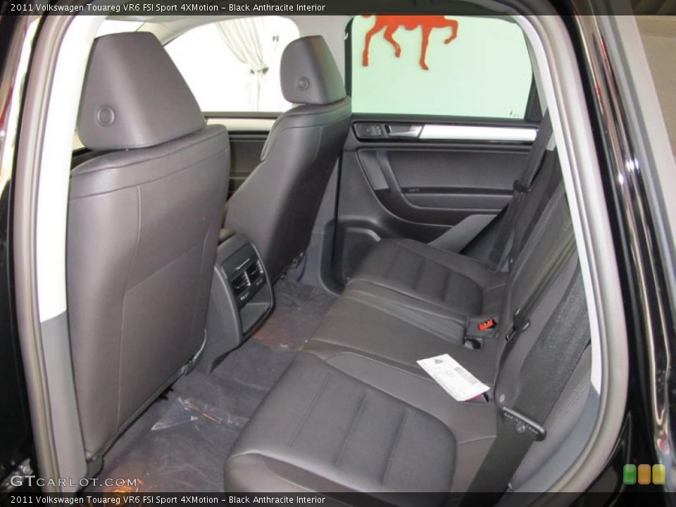 Black Anthracite Interior Photo for the 2011 Volkswagen Touareg VR6 FSI Sport 4XMotion #45693372