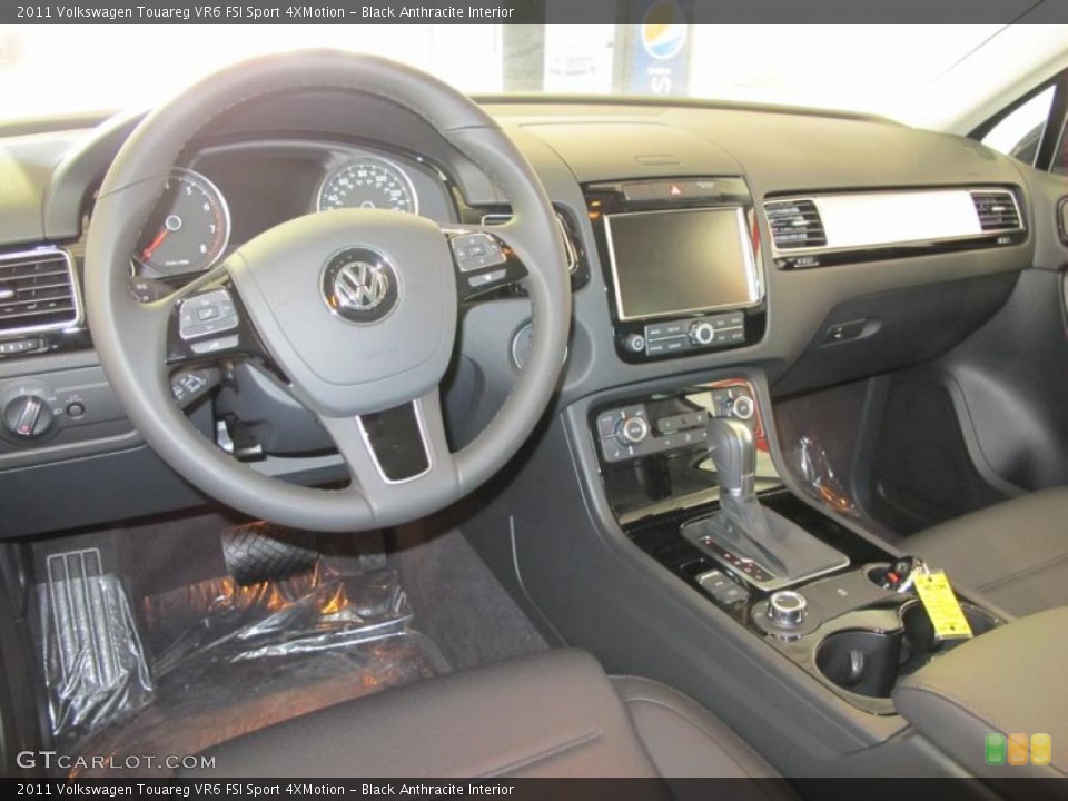 Black Anthracite Interior Photo for the 2011 Volkswagen Touareg VR6 FSI Sport 4XMotion #45693412