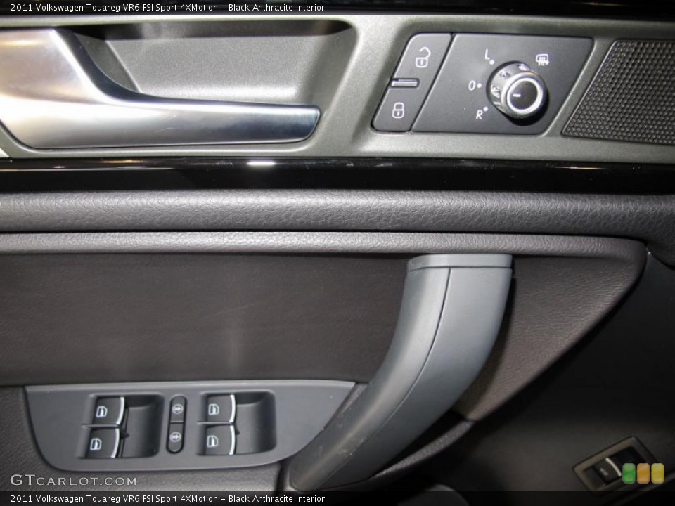 Black Anthracite Interior Controls for the 2011 Volkswagen Touareg VR6 FSI Sport 4XMotion #45693440
