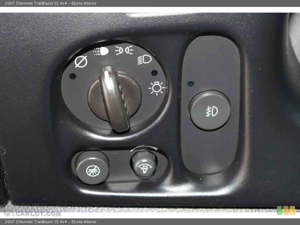 Ebony Interior Controls for the 2007 Chevrolet TrailBlazer SS 4x4 #45708902