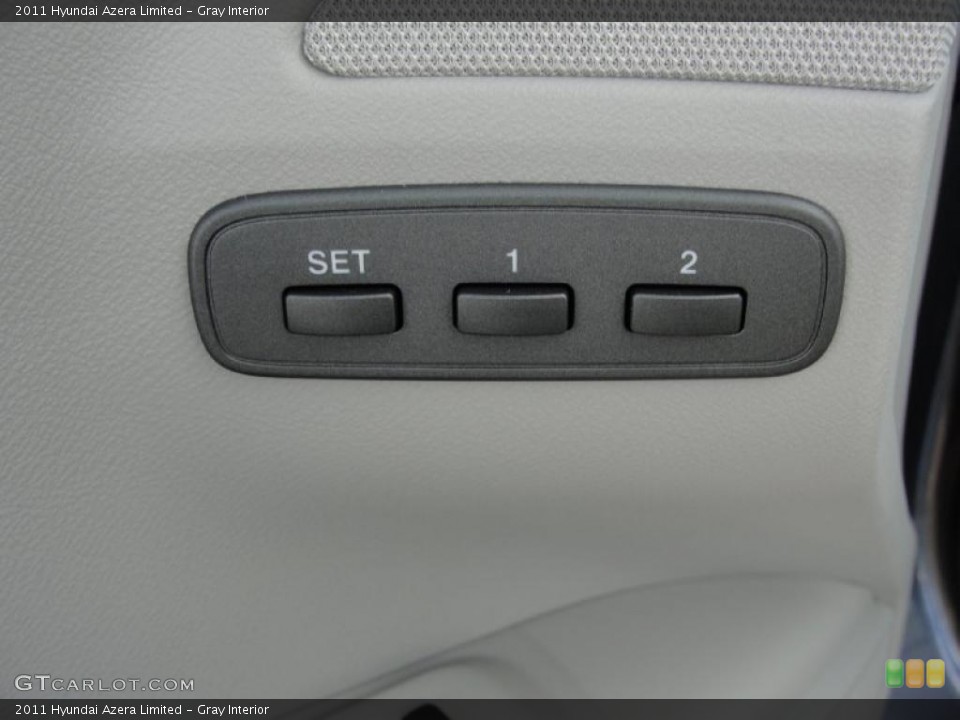 Gray Interior Controls for the 2011 Hyundai Azera Limited #45710806