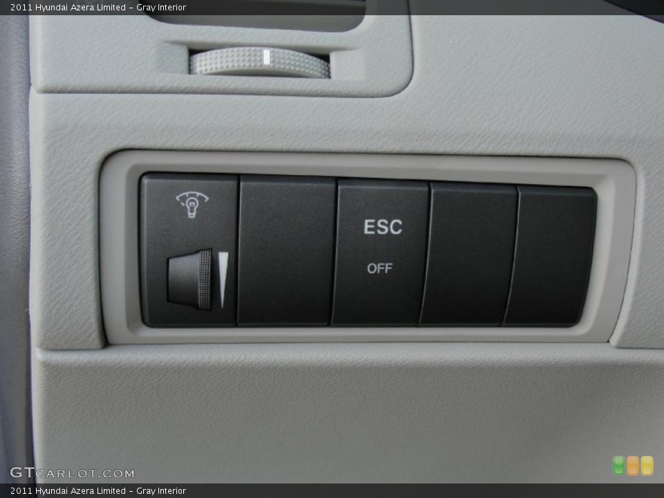 Gray Interior Controls for the 2011 Hyundai Azera Limited #45710886