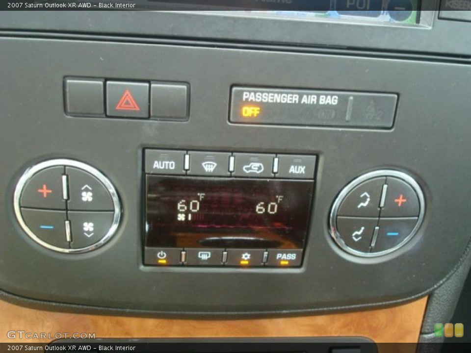 Black Interior Controls for the 2007 Saturn Outlook XR AWD #45719416