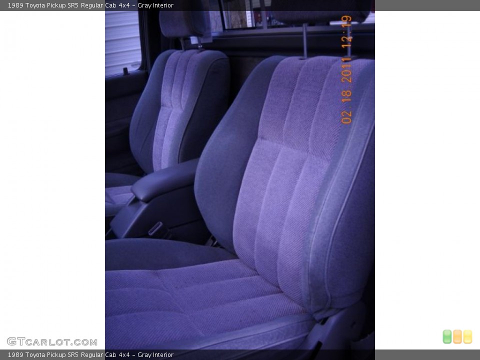 Gray Interior Photo for the 1989 Toyota Pickup SR5 Regular Cab 4x4 #45723150