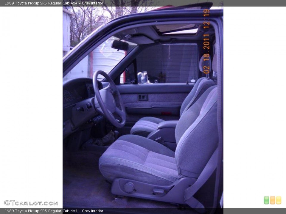 Gray Interior Photo for the 1989 Toyota Pickup SR5 Regular Cab 4x4 #45723162