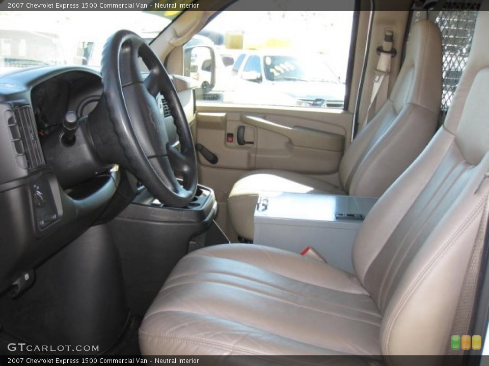 Neutral Interior Photo for the 2007 Chevrolet Express 1500 Commercial Van #45723562