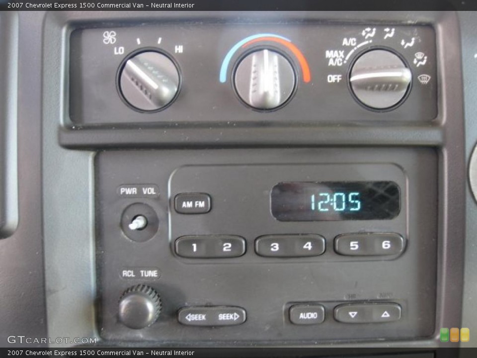 Neutral Interior Controls for the 2007 Chevrolet Express 1500 Commercial Van #45723582