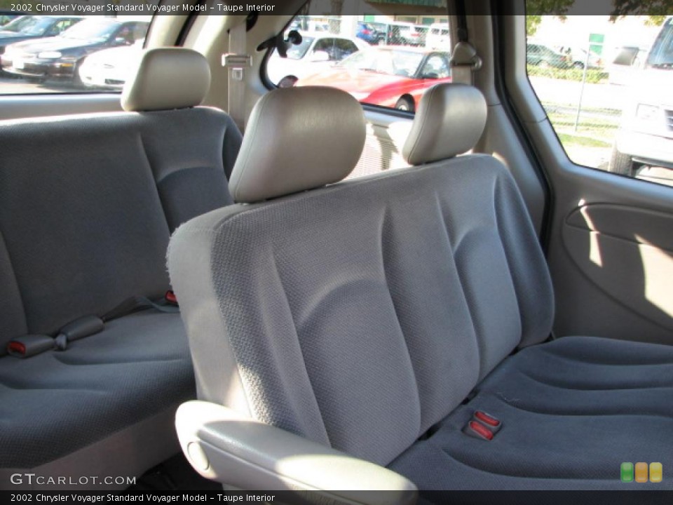 Taupe Interior Photo for the 2002 Chrysler Voyager  #45729834