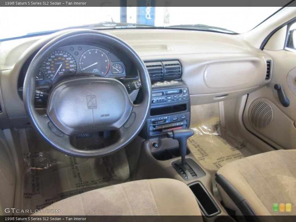 Tan 1998 Saturn S Series Interiors