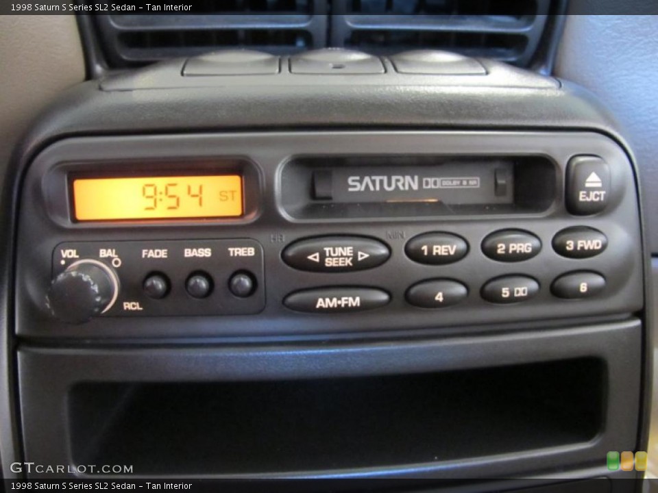 Tan Interior Controls for the 1998 Saturn S Series SL2 Sedan #45742906
