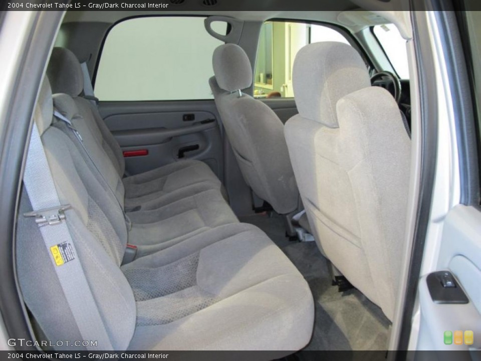 Gray/Dark Charcoal Interior Photo for the 2004 Chevrolet Tahoe LS #45742942