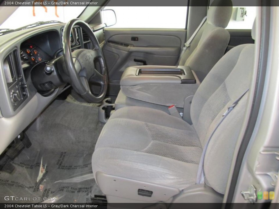 Gray/Dark Charcoal Interior Photo for the 2004 Chevrolet Tahoe LS #45742966