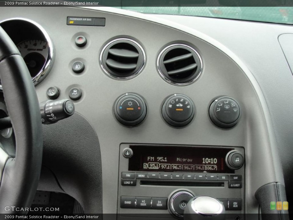 Ebony/Sand Interior Controls for the 2009 Pontiac Solstice Roadster #45745786