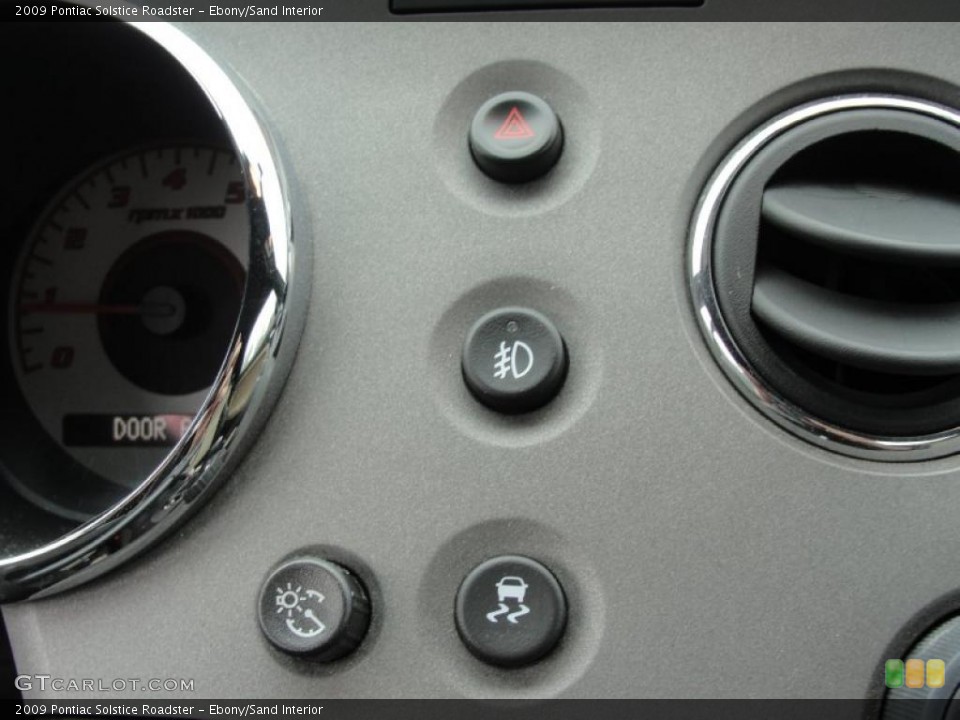 Ebony/Sand Interior Controls for the 2009 Pontiac Solstice Roadster #45745830