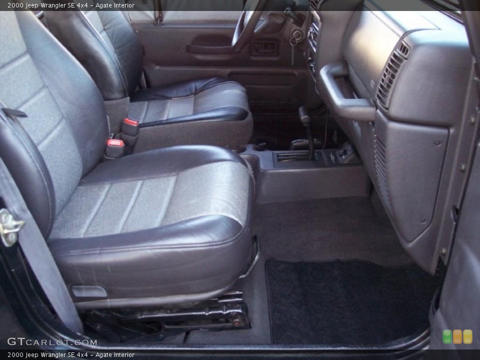 Agate Interior Photo for the 2000 Jeep Wrangler SE 4x4 #45754418