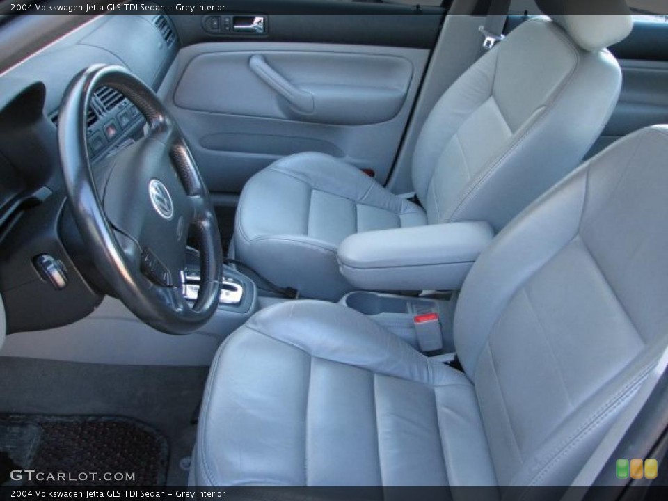 Grey Interior Photo for the 2004 Volkswagen Jetta GLS TDI Sedan #45754998