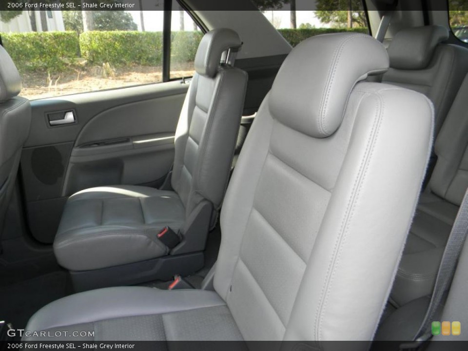 Shale Grey Interior Photo for the 2006 Ford Freestyle SEL #45759699
