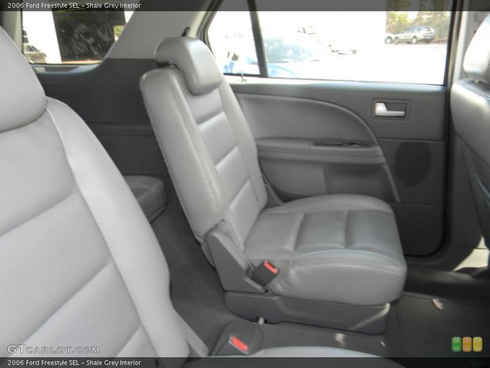 Shale Grey Interior Photo for the 2006 Ford Freestyle SEL #45759723