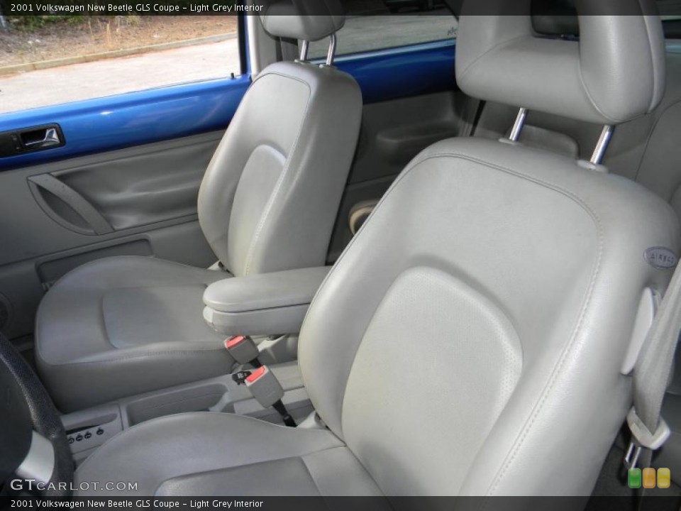 Light Grey Interior Photo for the 2001 Volkswagen New Beetle GLS Coupe #45760255