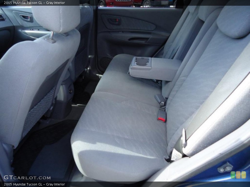 Gray Interior Photo for the 2005 Hyundai Tucson GL #45764728