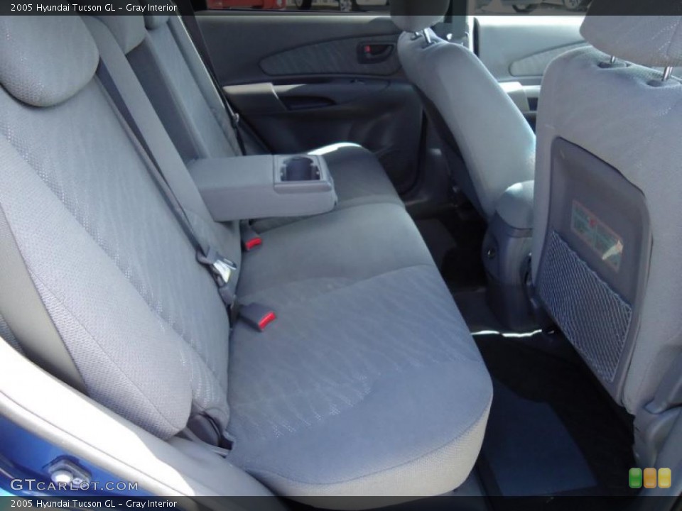 Gray Interior Photo for the 2005 Hyundai Tucson GL #45764824