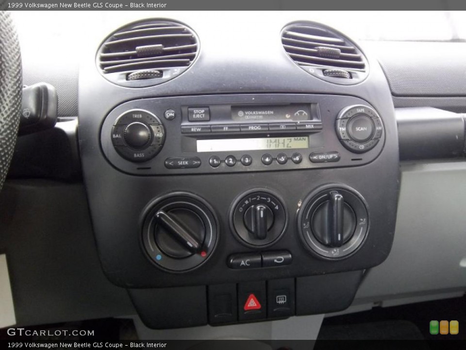 Black Interior Controls for the 1999 Volkswagen New Beetle GLS Coupe #45788750