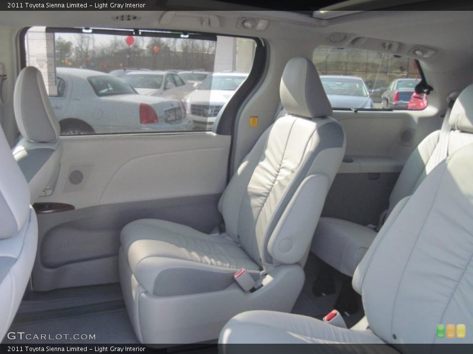 Light Gray Interior Photo for the 2011 Toyota Sienna Limited #45802557
