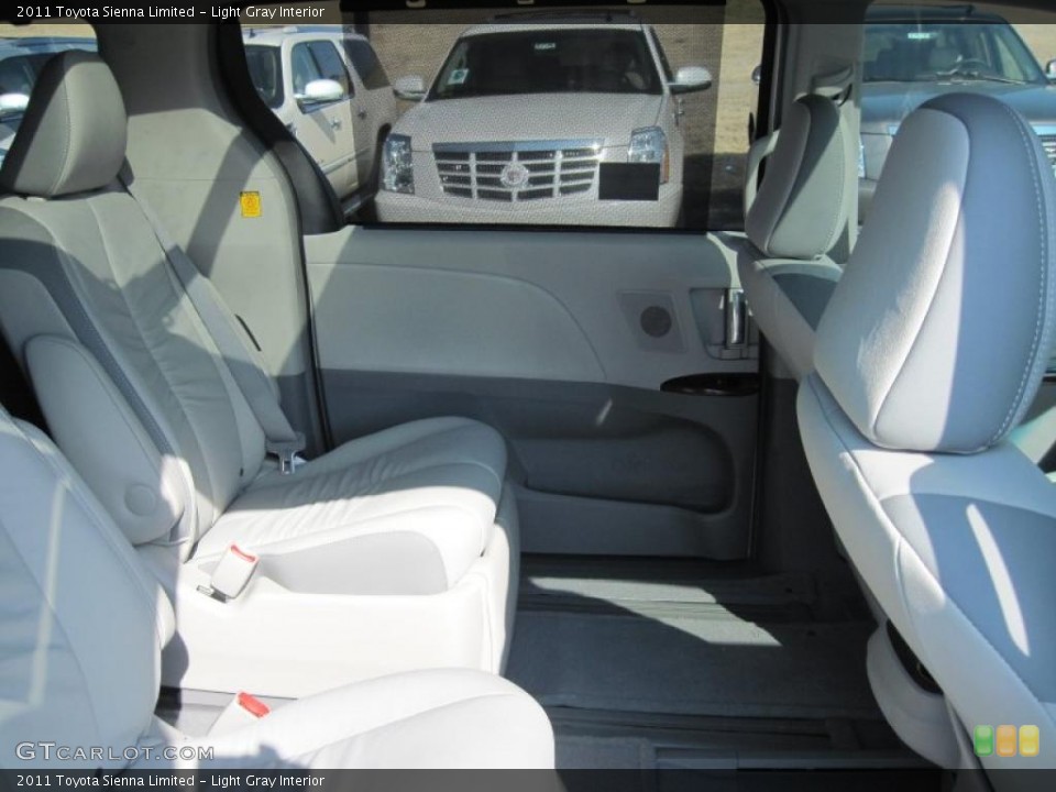Light Gray Interior Photo for the 2011 Toyota Sienna Limited #45802581