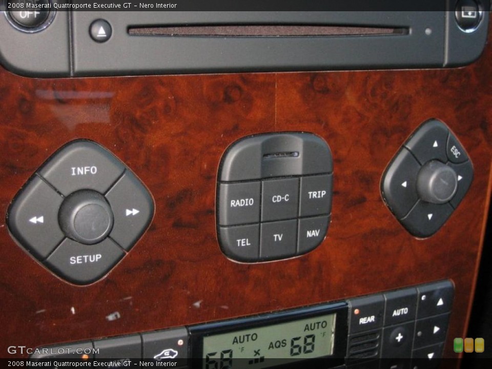 Nero Interior Controls for the 2008 Maserati Quattroporte Executive GT #45811205