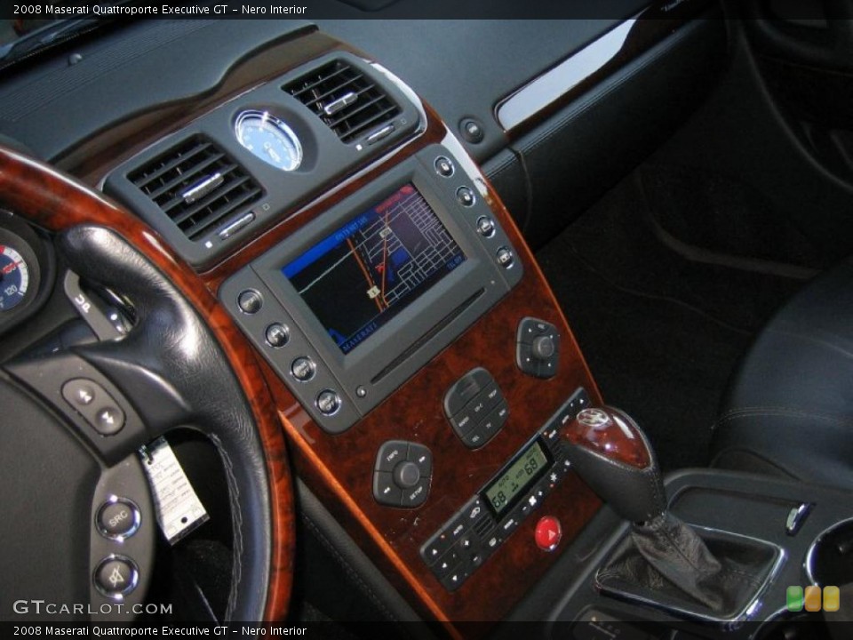Nero Interior Controls for the 2008 Maserati Quattroporte Executive GT #45811221