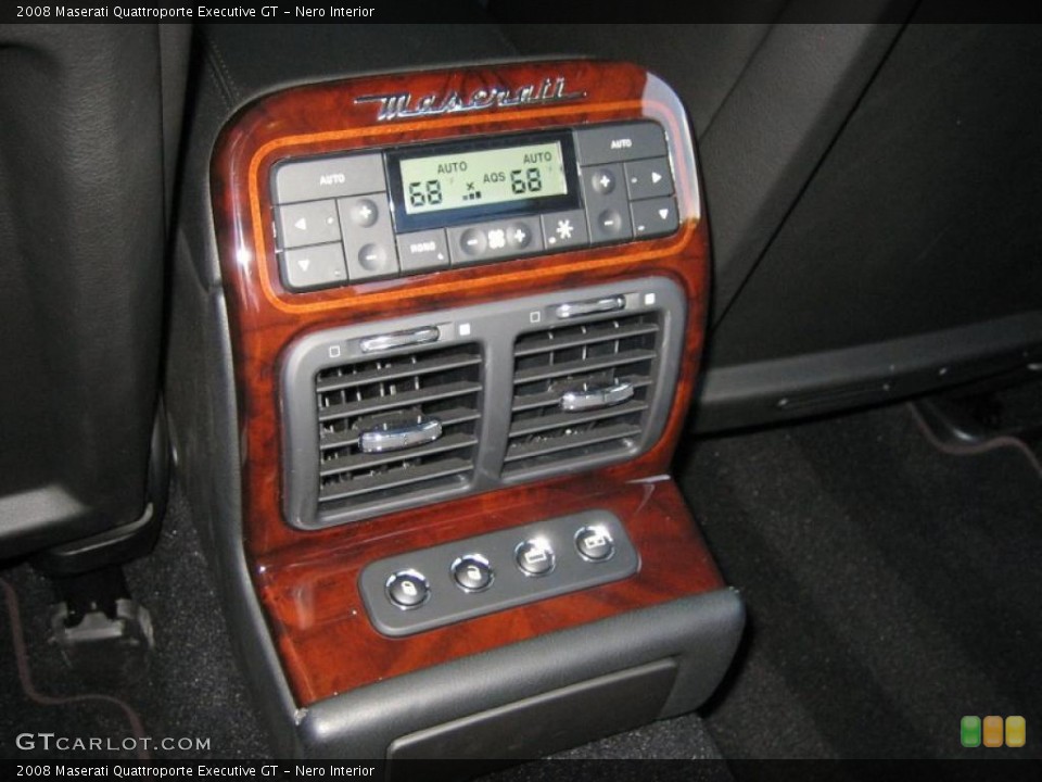Nero Interior Controls for the 2008 Maserati Quattroporte Executive GT #45811245
